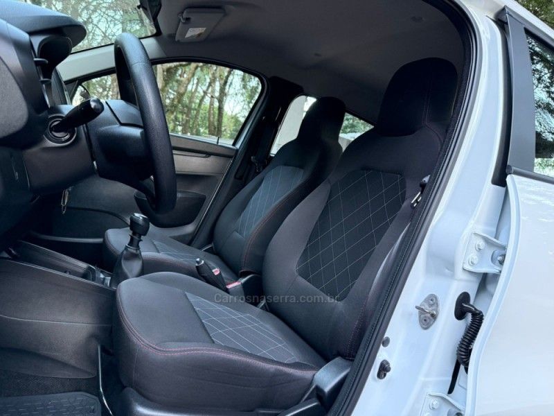 RENAULT KWID 1.0 12V SCE ZEN 2023/2024 KASPER VEÍCULOS DOIS IRMÃOS / Carros no Vale