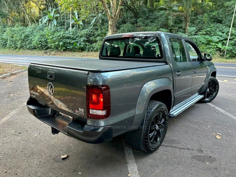 VOLKSWAGEN AMAROK 3.0 V6 TDI COMFORTLINE CD 4MOTION 2023/2023 KASPER VEÍCULOS DOIS IRMÃOS / Carros no Vale