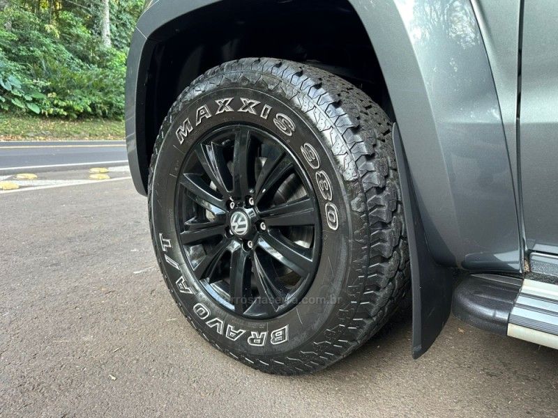 VOLKSWAGEN AMAROK 3.0 V6 TDI COMFORTLINE CD 4MOTION 2023/2023 KASPER VEÍCULOS DOIS IRMÃOS / Carros no Vale