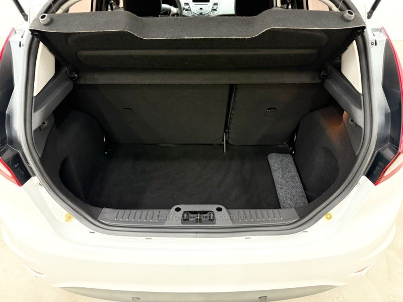 FORD FIESTA 1.6 SEL STYLE HATCH 16V 2017/2017 FOCAR VEÍCULOS CAXIAS DO SUL / Carros no Vale