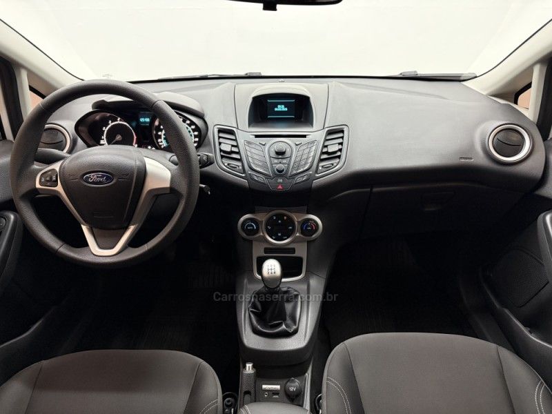 FORD FIESTA 1.6 SEL STYLE HATCH 16V 2017/2017 FOCAR VEÍCULOS CAXIAS DO SUL / Carros no Vale