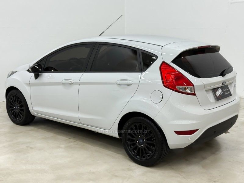 FORD FIESTA 1.6 SEL STYLE HATCH 16V 2017/2017 FOCAR VEÍCULOS CAXIAS DO SUL / Carros no Vale