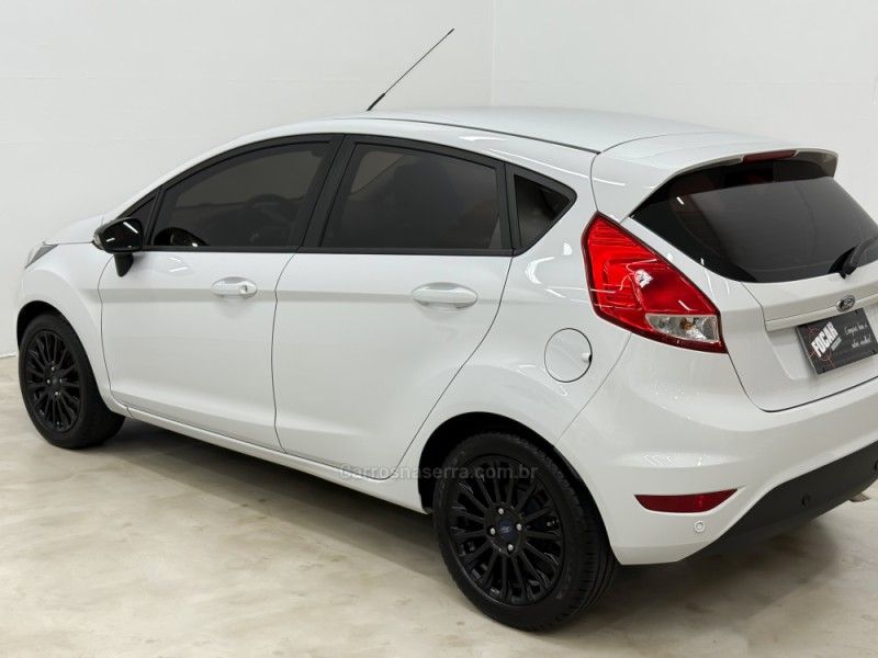 FORD FIESTA 1.6 SEL STYLE HATCH 16V 2017/2017 FOCAR VEÍCULOS CAXIAS DO SUL / Carros no Vale