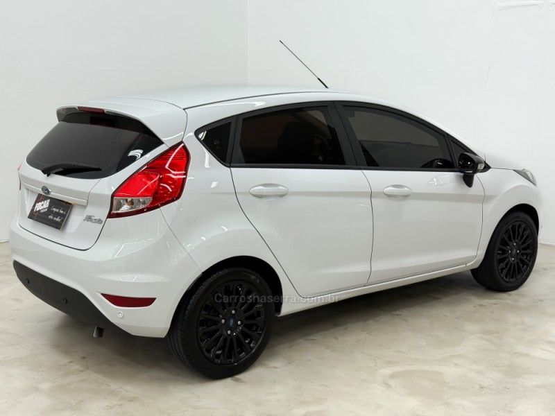 FORD FIESTA 1.6 SEL STYLE HATCH 16V 2017/2017 FOCAR VEÍCULOS CAXIAS DO SUL / Carros no Vale