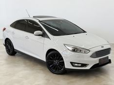 FORD FOCUS 2.0 TITANIUM FASTBACK 16V 2016/2016 FOCAR VEÍCULOS CAXIAS DO SUL / Carros no Vale