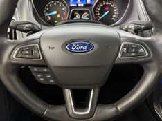 FORD FOCUS 2.0 TITANIUM FASTBACK 16V 2016/2016 FOCAR VEÍCULOS CAXIAS DO SUL / Carros no Vale