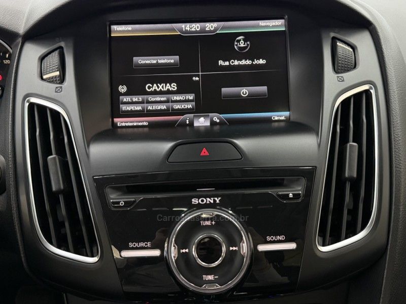 FORD FOCUS 2.0 TITANIUM FASTBACK 16V 2016/2016 FOCAR VEÍCULOS CAXIAS DO SUL / Carros no Vale