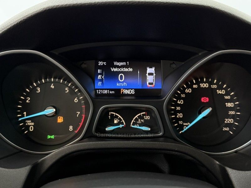 FORD FOCUS 2.0 TITANIUM FASTBACK 16V 2016/2016 FOCAR VEÍCULOS CAXIAS DO SUL / Carros no Vale