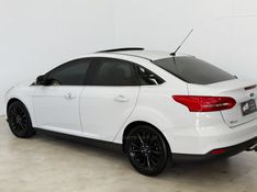 FORD FOCUS 2.0 TITANIUM FASTBACK 16V 2016/2016 FOCAR VEÍCULOS CAXIAS DO SUL / Carros no Vale