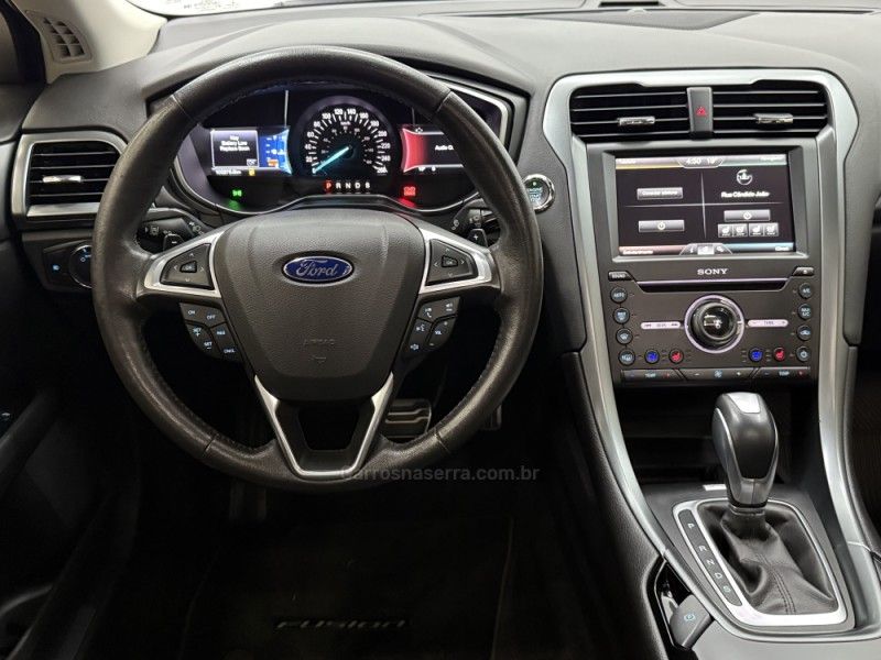 FORD FUSION 2.0 TITANIUM GTDI ECOBOOST FWD 2015/2016 FOCAR VEÍCULOS CAXIAS DO SUL / Carros no Vale