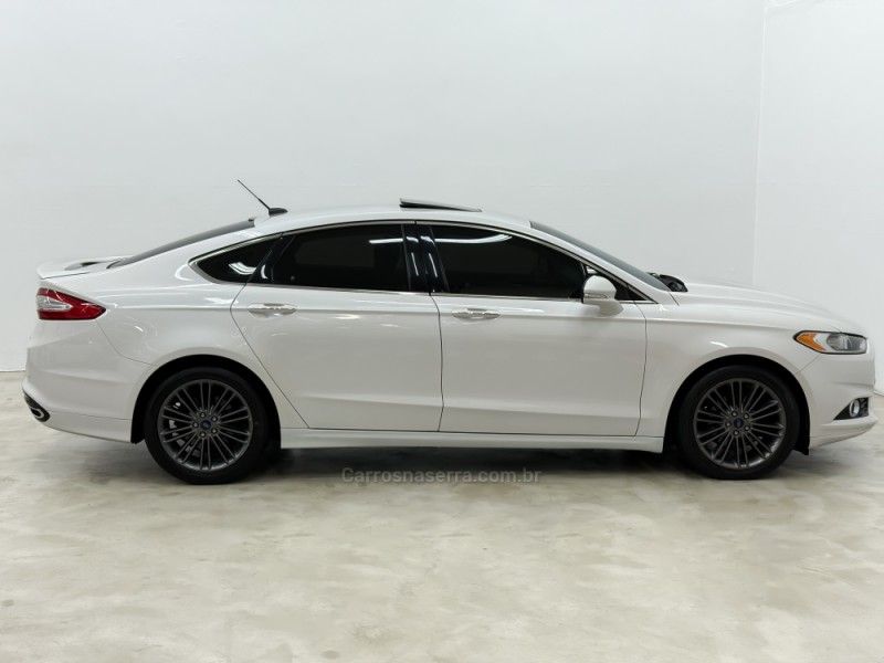 FORD FUSION 2.0 TITANIUM GTDI ECOBOOST FWD 2015/2016 FOCAR VEÍCULOS CAXIAS DO SUL / Carros no Vale