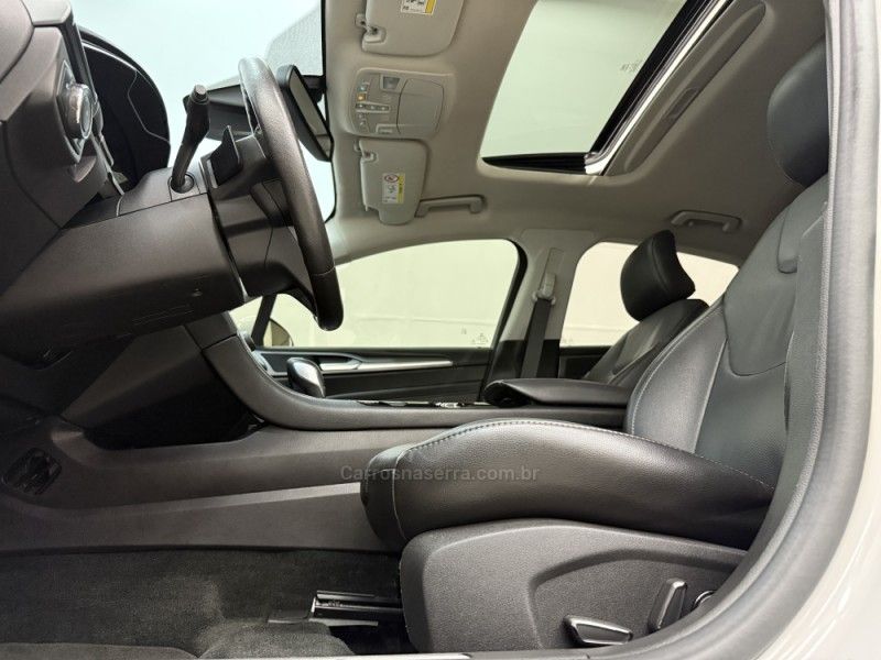 FORD FUSION 2.0 TITANIUM GTDI ECOBOOST FWD 2015/2016 FOCAR VEÍCULOS CAXIAS DO SUL / Carros no Vale