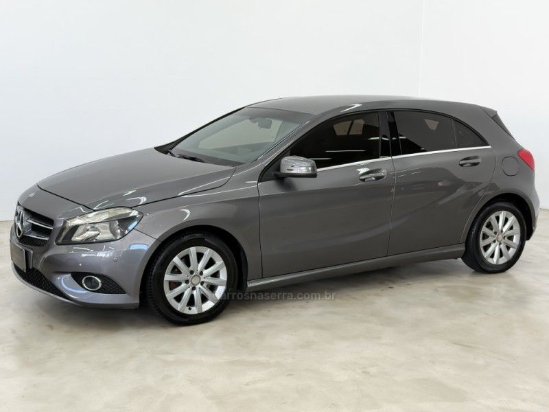 MERCEDES-BENZ A 200 1.6 TURBO 16V 2014/2015 FOCAR VEÍCULOS CAXIAS DO SUL / Carros no Vale