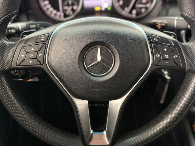 MERCEDES-BENZ A 200 1.6 TURBO 16V 2014/2015 FOCAR VEÍCULOS CAXIAS DO SUL / Carros no Vale