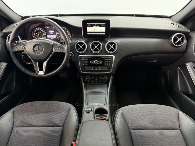 MERCEDES-BENZ A 200 1.6 TURBO 16V 2014/2015 FOCAR VEÍCULOS CAXIAS DO SUL / Carros no Vale