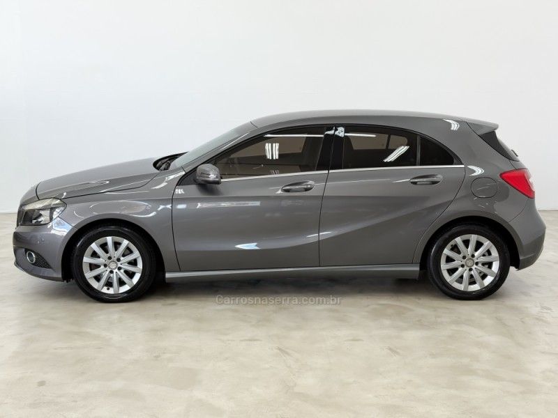 MERCEDES-BENZ A 200 1.6 TURBO 16V 2014/2015 FOCAR VEÍCULOS CAXIAS DO SUL / Carros no Vale