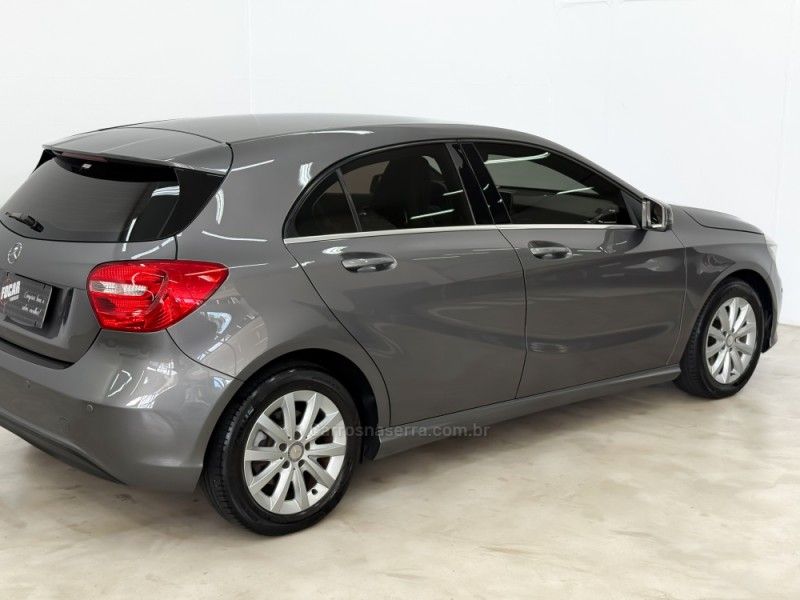 MERCEDES-BENZ A 200 1.6 TURBO 16V 2014/2015 FOCAR VEÍCULOS CAXIAS DO SUL / Carros no Vale