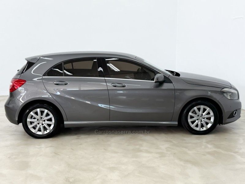 MERCEDES-BENZ A 200 1.6 TURBO 16V 2014/2015 FOCAR VEÍCULOS CAXIAS DO SUL / Carros no Vale