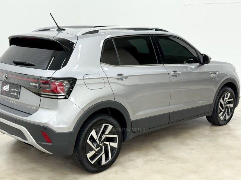 VOLKSWAGEN T-CROSS 1.4 HIGHLINE TSI 16V 2024/2025 FOCAR VEÍCULOS CAXIAS DO SUL / Carros no Vale