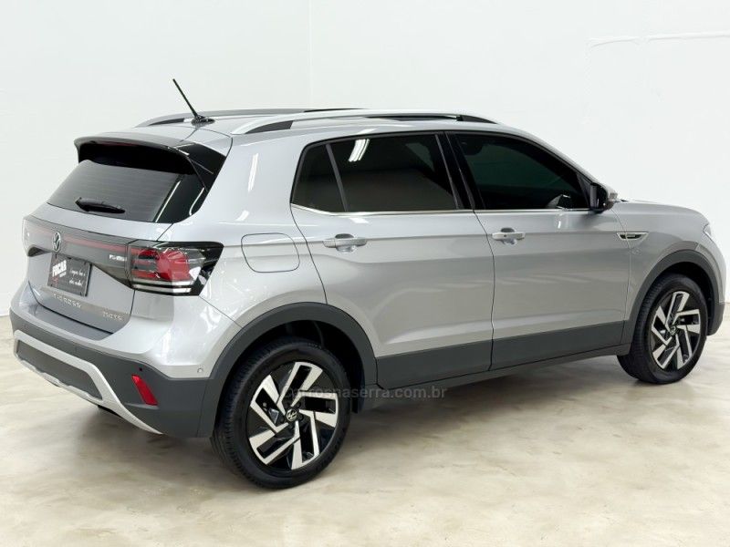 VOLKSWAGEN T-CROSS 1.4 HIGHLINE TSI 16V 2024/2025 FOCAR VEÍCULOS CAXIAS DO SUL / Carros no Vale