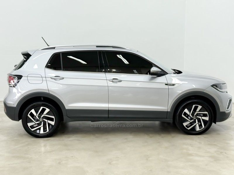 VOLKSWAGEN T-CROSS 1.4 HIGHLINE TSI 16V 2024/2025 FOCAR VEÍCULOS CAXIAS DO SUL / Carros no Vale