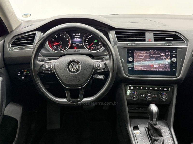 VOLKSWAGEN TIGUAN 1.4 ALLSPACE COMFORT 250 TSI 2018/2018 FOCAR VEÍCULOS CAXIAS DO SUL / Carros no Vale