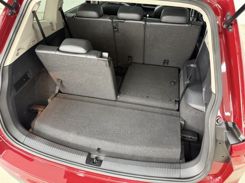 VOLKSWAGEN TIGUAN 1.4 ALLSPACE COMFORT 250 TSI 2018/2018 FOCAR VEÍCULOS CAXIAS DO SUL / Carros no Vale
