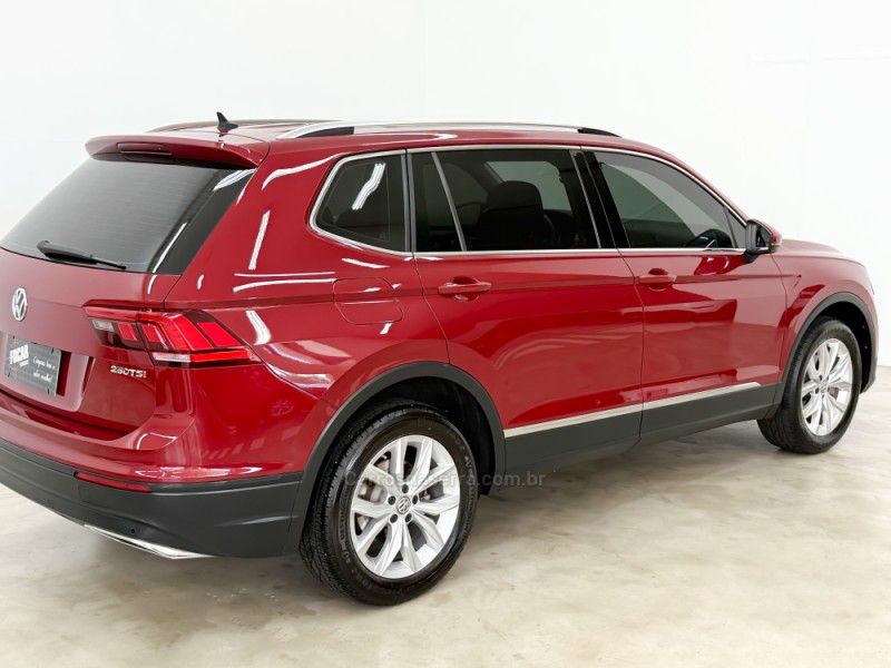 VOLKSWAGEN TIGUAN 1.4 ALLSPACE COMFORT 250 TSI 2018/2018 FOCAR VEÍCULOS CAXIAS DO SUL / Carros no Vale