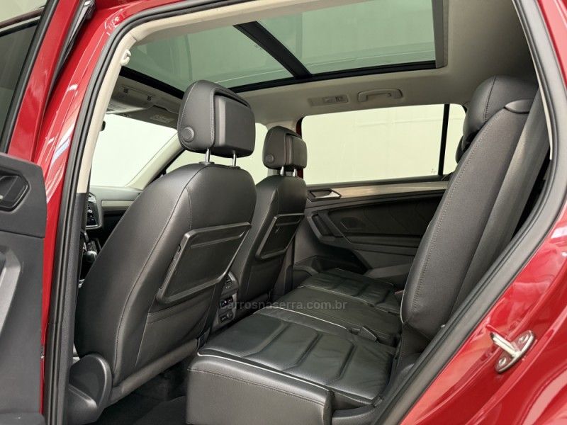 VOLKSWAGEN TIGUAN 1.4 ALLSPACE COMFORT 250 TSI 2018/2018 FOCAR VEÍCULOS CAXIAS DO SUL / Carros no Vale