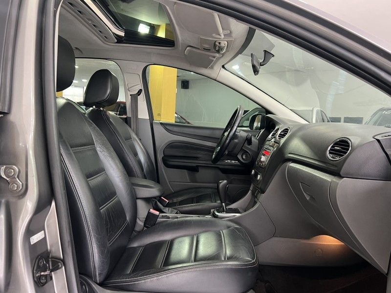 FORD FOCUS 2.0 GHIA SEDAN 16V 2010/2010 PRIME MULTIMARCAS CAXIAS DO SUL / Carros no Vale
