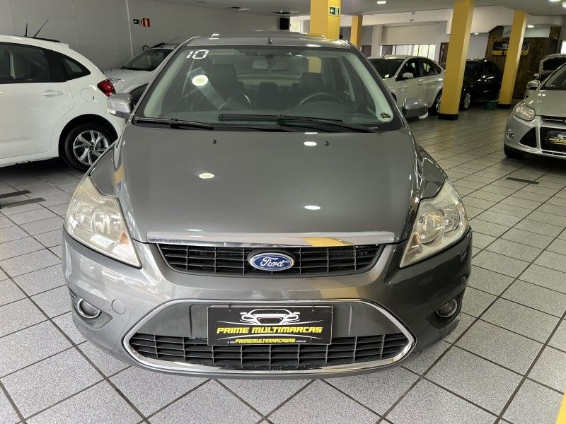 FORD FOCUS 2.0 GHIA SEDAN 16V 2010/2010 PRIME MULTIMARCAS CAXIAS DO SUL / Carros no Vale