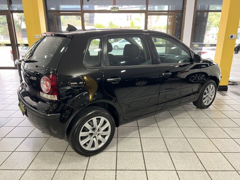 VOLKSWAGEN POLO 1.6 MI 8V TOTAL 2010/2010 PRIME MULTIMARCAS CAXIAS DO SUL / Carros no Vale