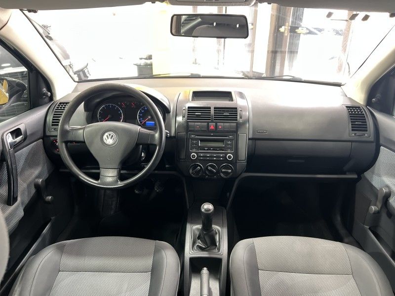 VOLKSWAGEN POLO 1.6 MI 8V TOTAL 2010/2010 PRIME MULTIMARCAS CAXIAS DO SUL / Carros no Vale