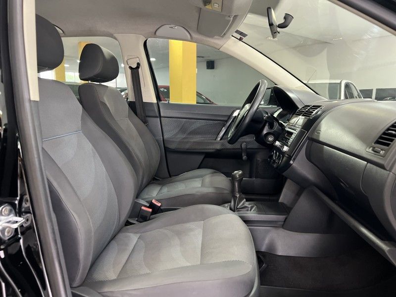 VOLKSWAGEN POLO 1.6 MI 8V TOTAL 2010/2010 PRIME MULTIMARCAS CAXIAS DO SUL / Carros no Vale