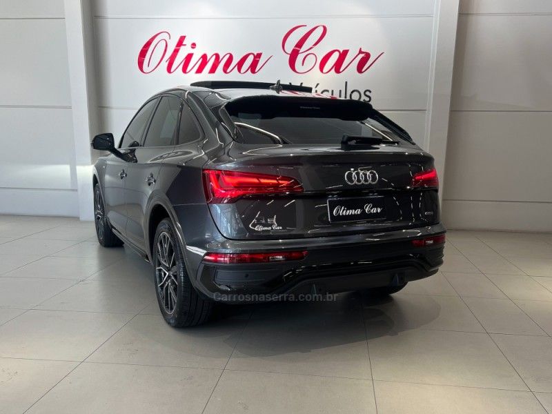 AUDI Q5 2.0 TFSI S LINE BLACK QUATTRO 2021/2022 ÓTIMA CAR FLORES DA CUNHA / Carros no Vale