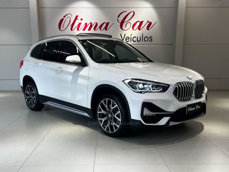 BMW X1 2.0 16V TURBO ACTIVEFLEX SDRIVE20I X-LINE 2022/2022 ÓTIMA CAR FLORES DA CUNHA / Carros no Vale
