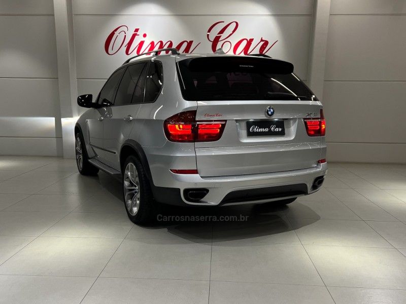 BMW X5 4.4 4X4 50I SPORT V8 32V 2011/2011 ÓTIMA CAR FLORES DA CUNHA / Carros no Vale