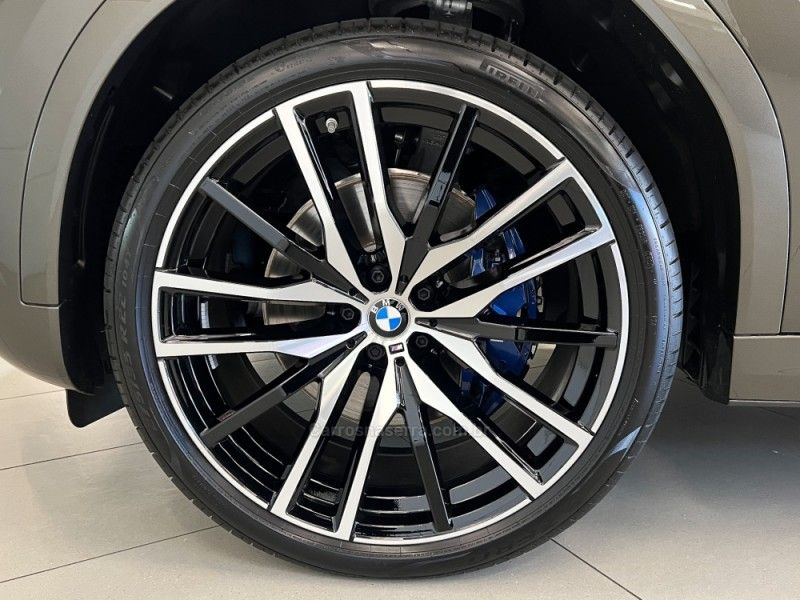 BMW X6 3.0 XDRIVE 40I M SPORT 24V TURBO 2025/2025 ÓTIMA CAR FLORES DA CUNHA / Carros no Vale