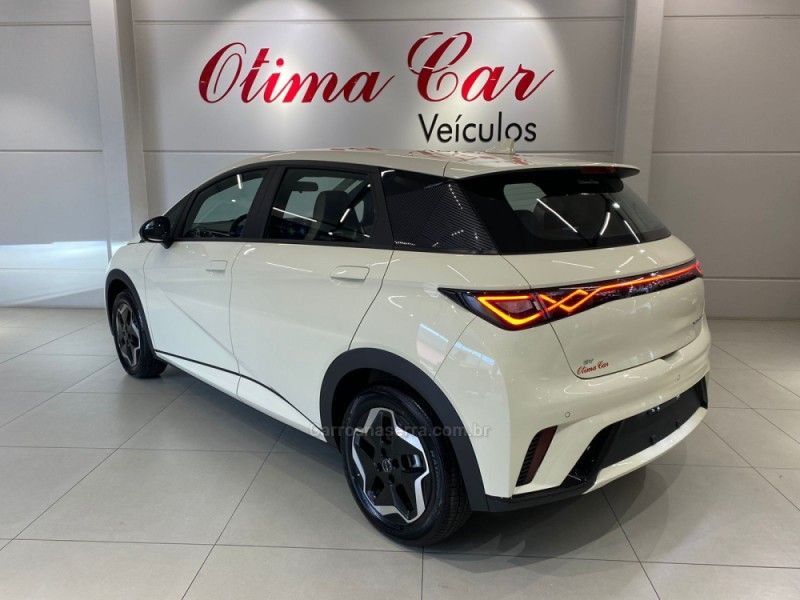 BYD DOLPHIN ELÉTRICO 2024/2025 ÓTIMA CAR FLORES DA CUNHA / Carros no Vale