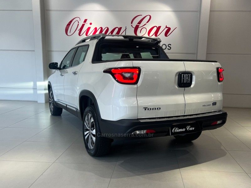 FIAT TORO 2.0 16V TURBO VOLCANO 4WD 2022/2023 ÓTIMA CAR FLORES DA CUNHA / Carros no Vale
