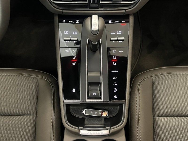 PORSCHE MACAN 2.0 16V 2024/2025 ÓTIMA CAR FLORES DA CUNHA / Carros no Vale