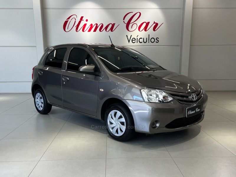 TOYOTA ETIOS 1.3 X 16V 2016/2017 ÓTIMA CAR FLORES DA CUNHA / Carros no Vale