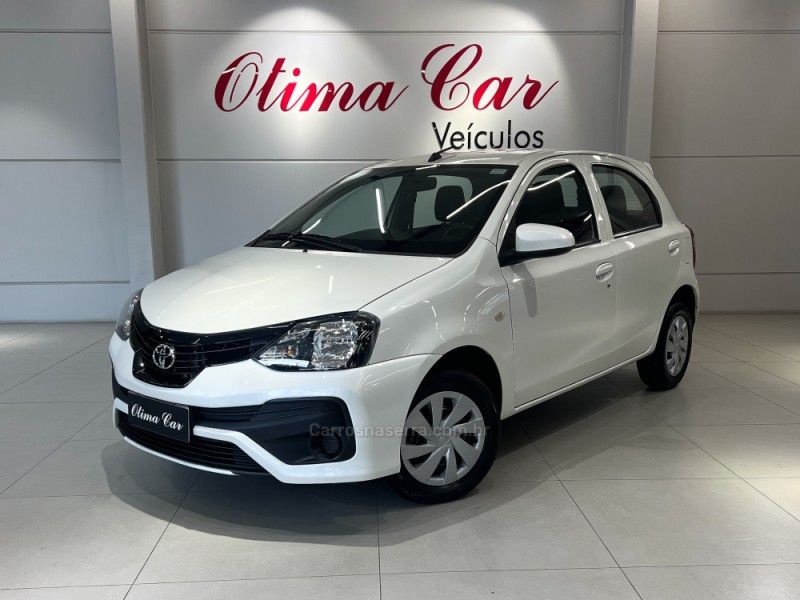 TOYOTA ETIOS 1.3 X 16V 2020/2021 ÓTIMA CAR FLORES DA CUNHA / Carros no Vale