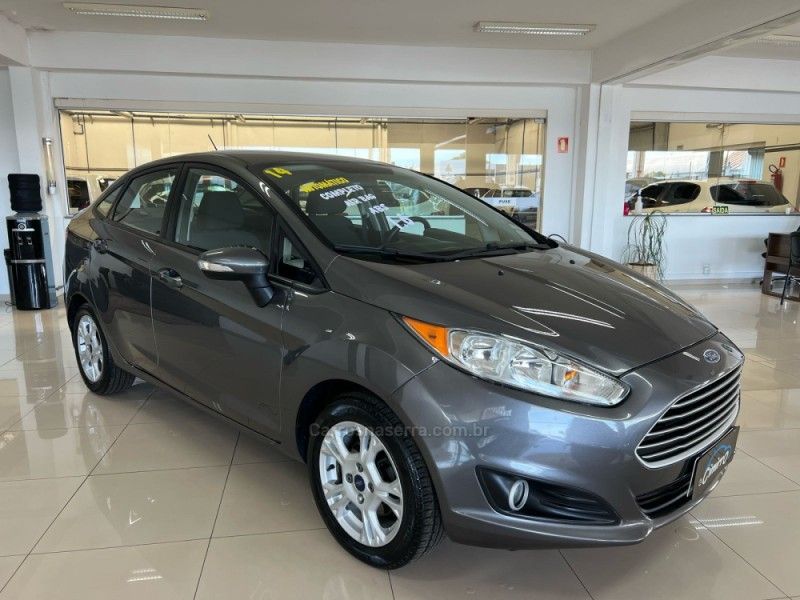 FORD FIESTA 1.6 SE SEDAN 16V 2014/2014 CIMIRRO AUTOMÓVEIS TAQUARA / Carros no Vale