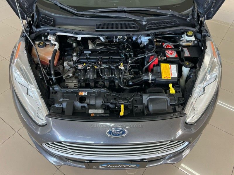 FORD FIESTA 1.6 SE SEDAN 16V 2014/2014 CIMIRRO AUTOMÓVEIS TAQUARA / Carros no Vale