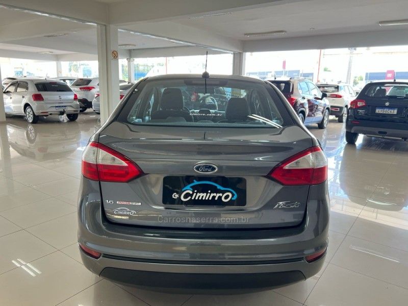 FORD FIESTA 1.6 SE SEDAN 16V 2014/2014 CIMIRRO AUTOMÓVEIS TAQUARA / Carros no Vale