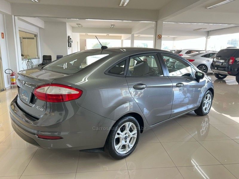 FORD FIESTA 1.6 SE SEDAN 16V 2014/2014 CIMIRRO AUTOMÓVEIS TAQUARA / Carros no Vale