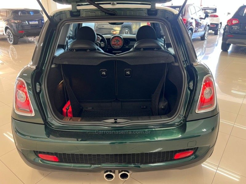 MINI COOPER 1.6 S 16V TURBO 2010/2010 CIMIRRO AUTOMÓVEIS TAQUARA / Carros no Vale