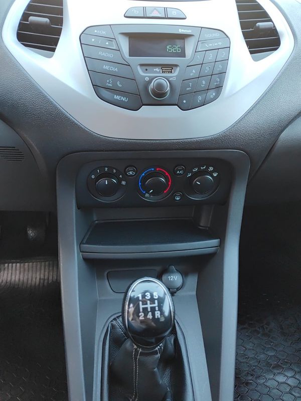 FORD KA 1.0 SE PLUS 12V 2018/2018 AWD MULTIMARCAS LAJEADO / Carros no Vale