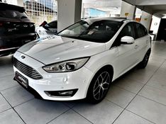 FORD FOCUS 2.0 TITANIUM PLUS HATCH 16V AUTO 2015/2016 ANDRIGO VEÍCULOS CAXIAS DO SUL / Carros no Vale